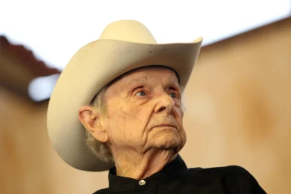 What Is ralph stanley voice model?