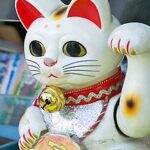 Japanese lucky cat maneki-neko: The History & Meaning Explained