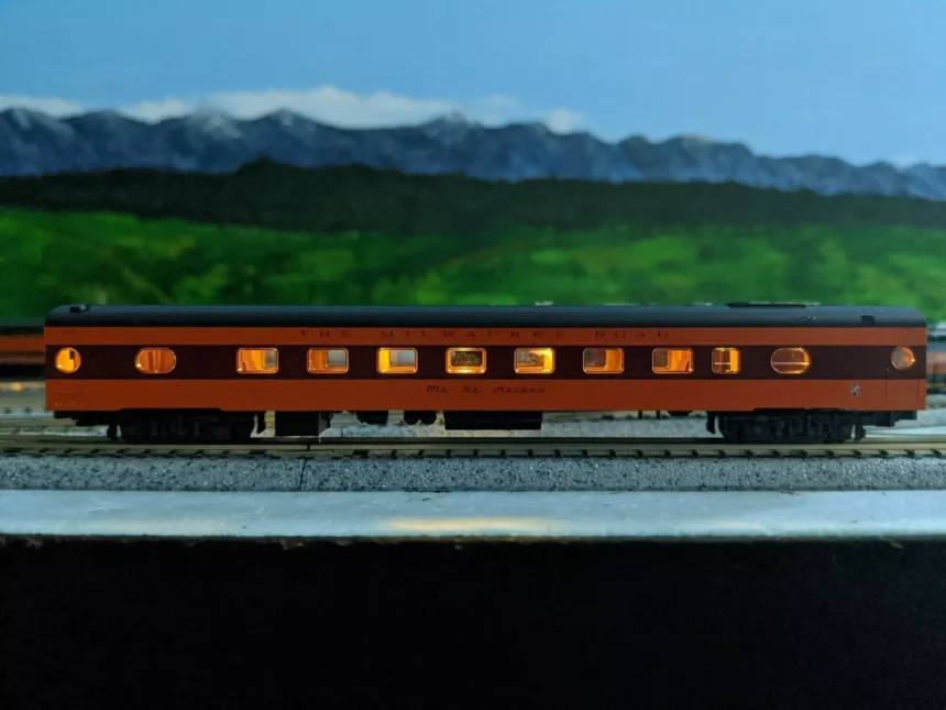 What is n scale 14 section sleeper