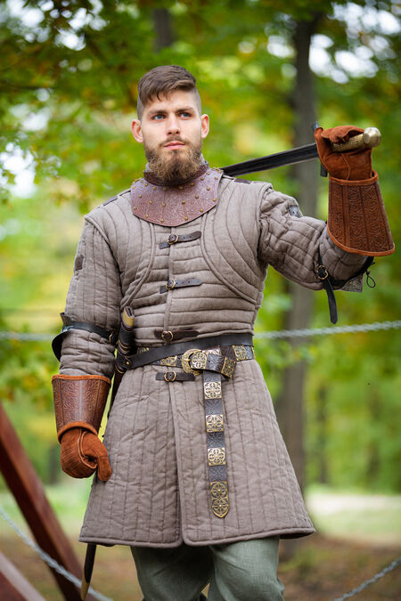 How to Choose the Right Gambeson for Your Needs